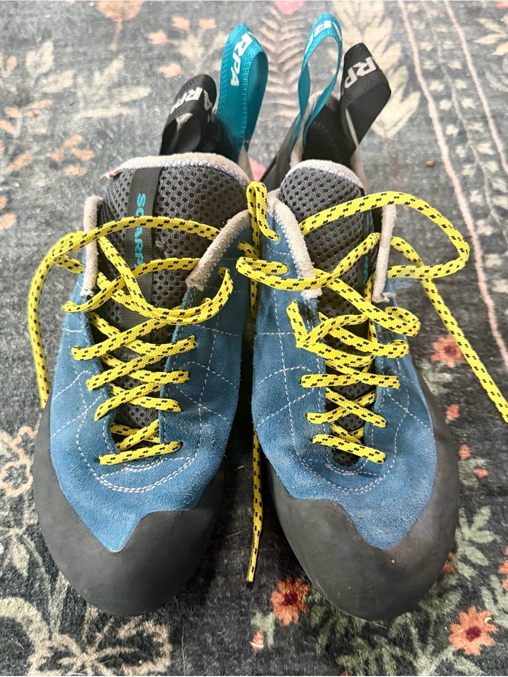 Scarpa Helix Women’s Blue Climbing Shoes with Yellow Laces